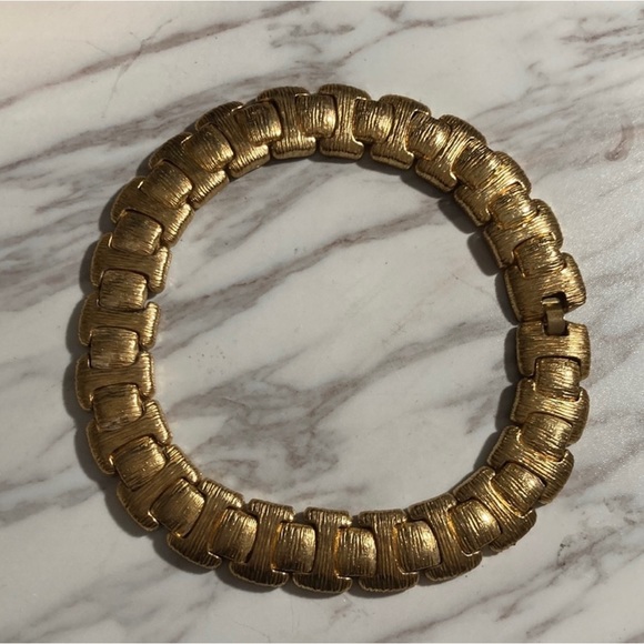 Gold-toned Heavy Chocker Necklace - Picture 2 of 3